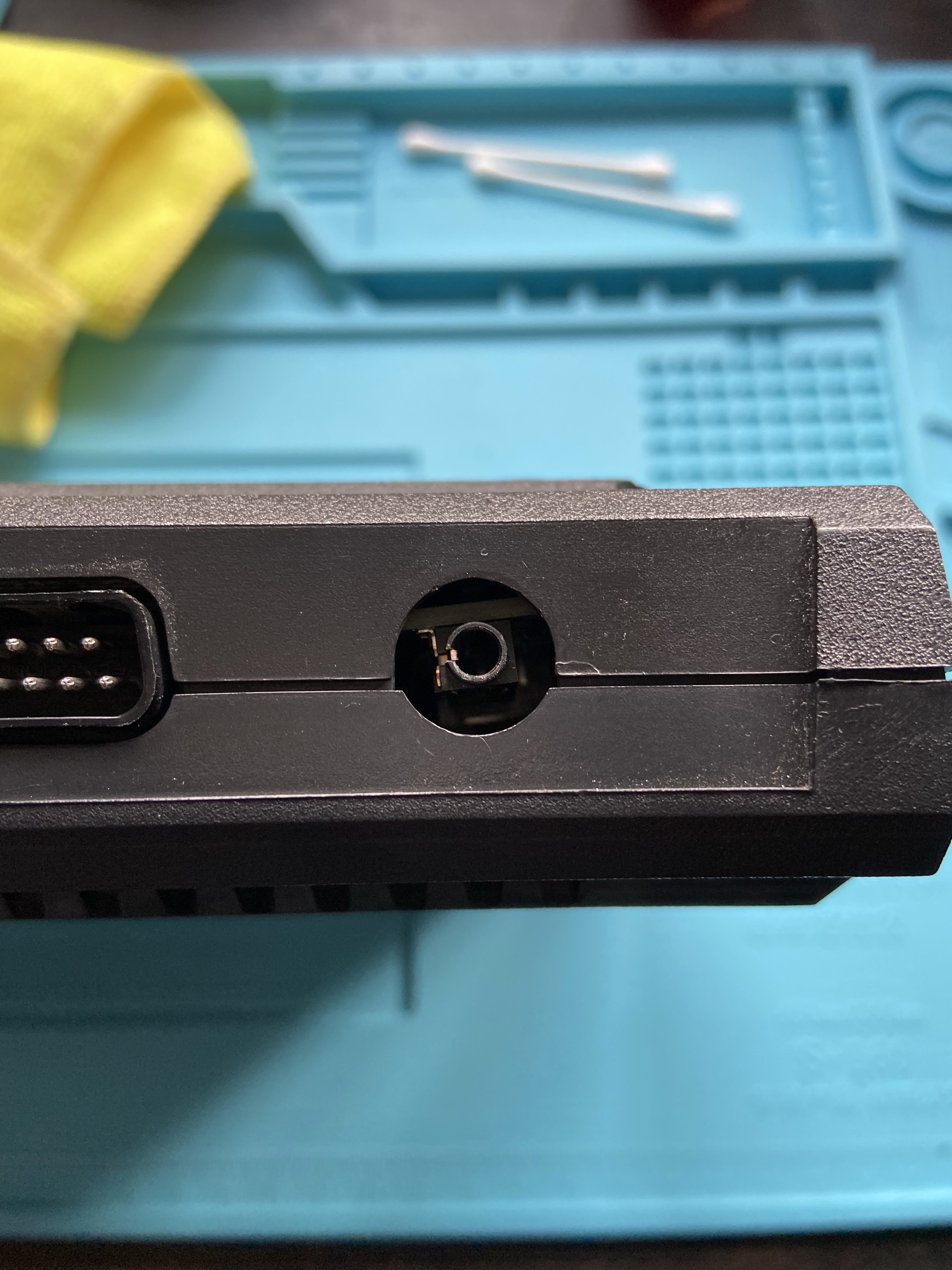 TRRS socket installed in Atari 2600 Jr.