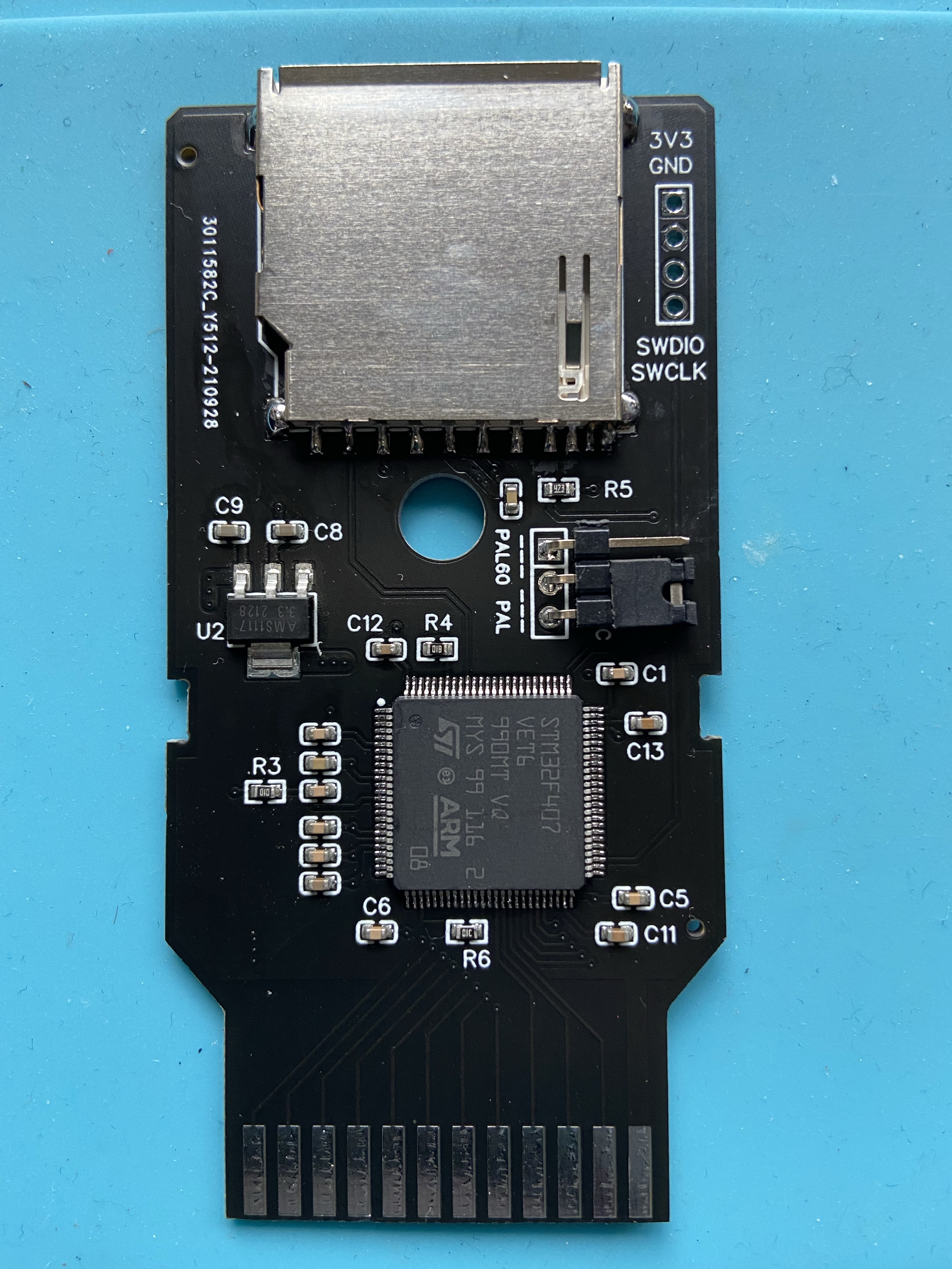 The UnoCart-2600 board